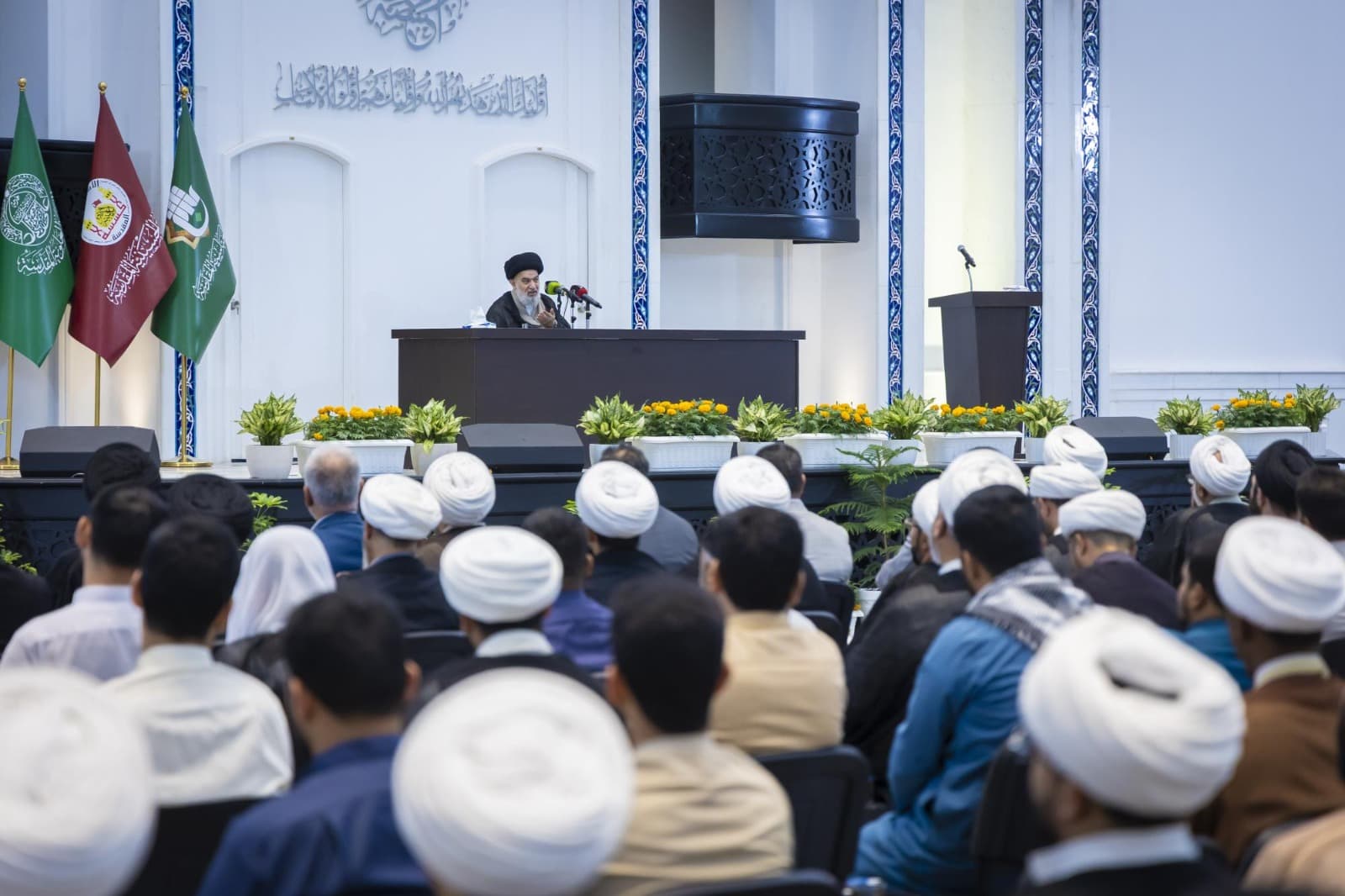 مؤسسة الإمام زين العابدين عليه السلام تشارك في الحفل الختامي للمشروع القرآني لطلبة العلوم الدينية في النجف الأشرف