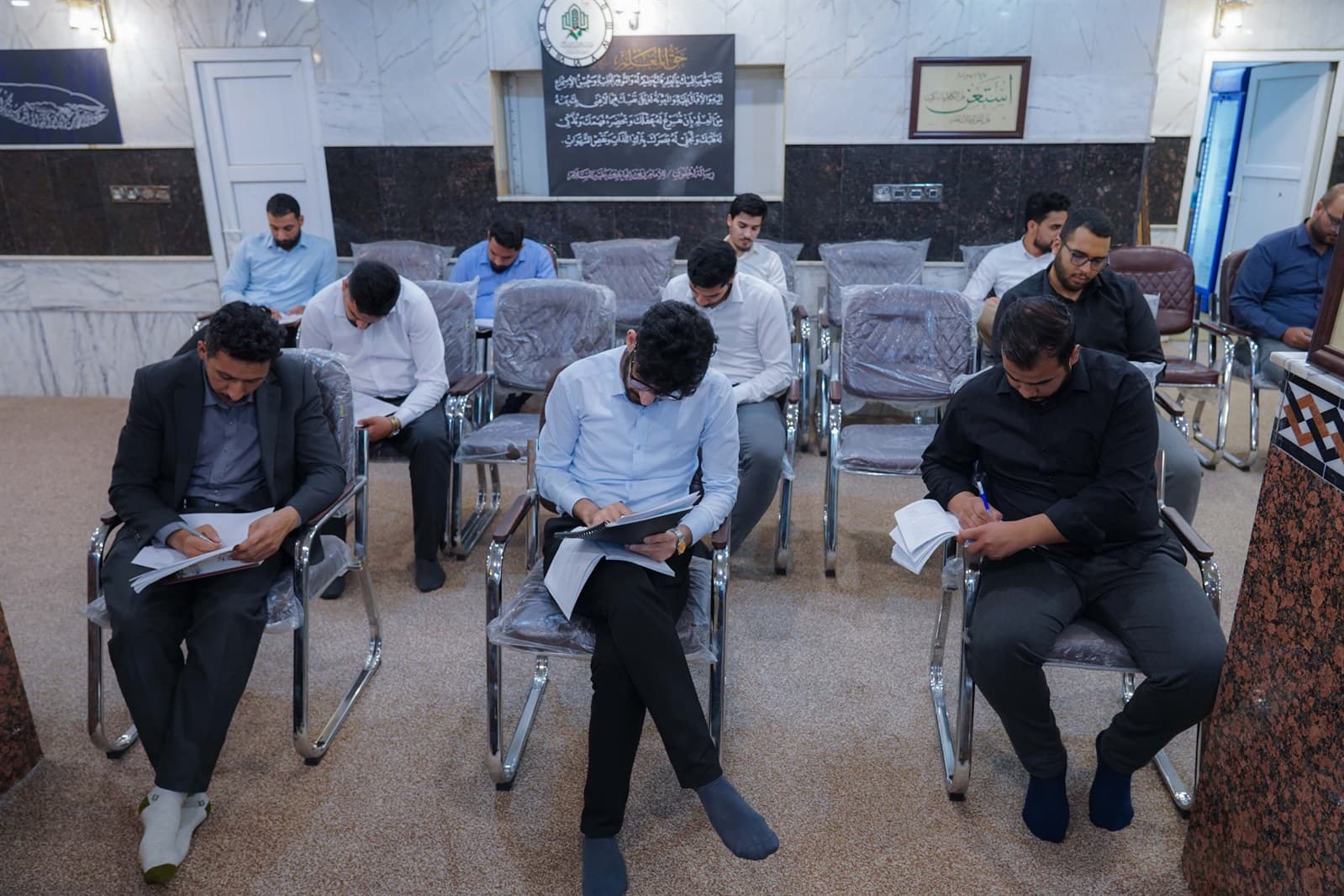 مؤسسة الإمام زين العابدين (عليه السلام) للبحوث والدراسات تُجري امتحانات فقهية وعقائدية لمنتسبيها